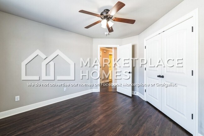 Building Photo - 550 Timber Ridge St