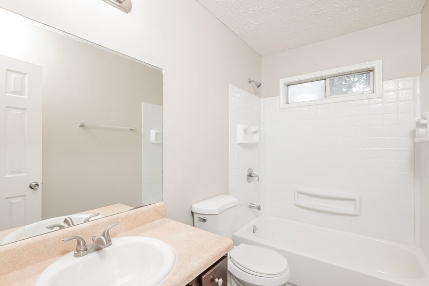 Building Photo - 989 Autumn Crest Ct
