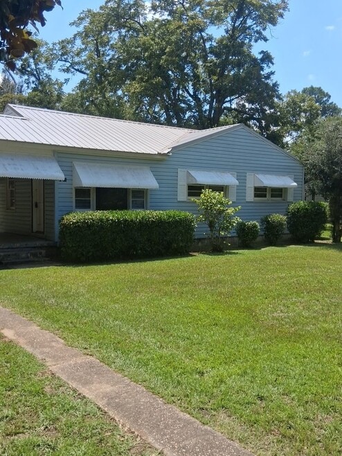 Building Photo - 1700 Edgerly Ave
