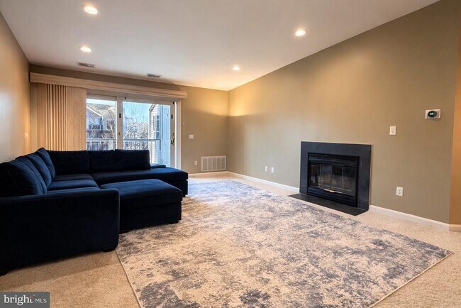 Building Photo - 20575 Snowshoe Square