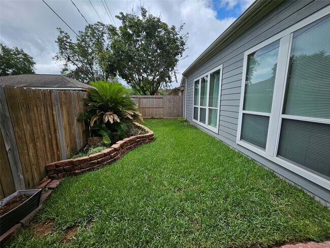 Building Photo - 6002 Fulton Meadows Ln