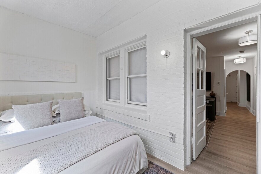 Building Photo - 1500 Ridge Pl SE