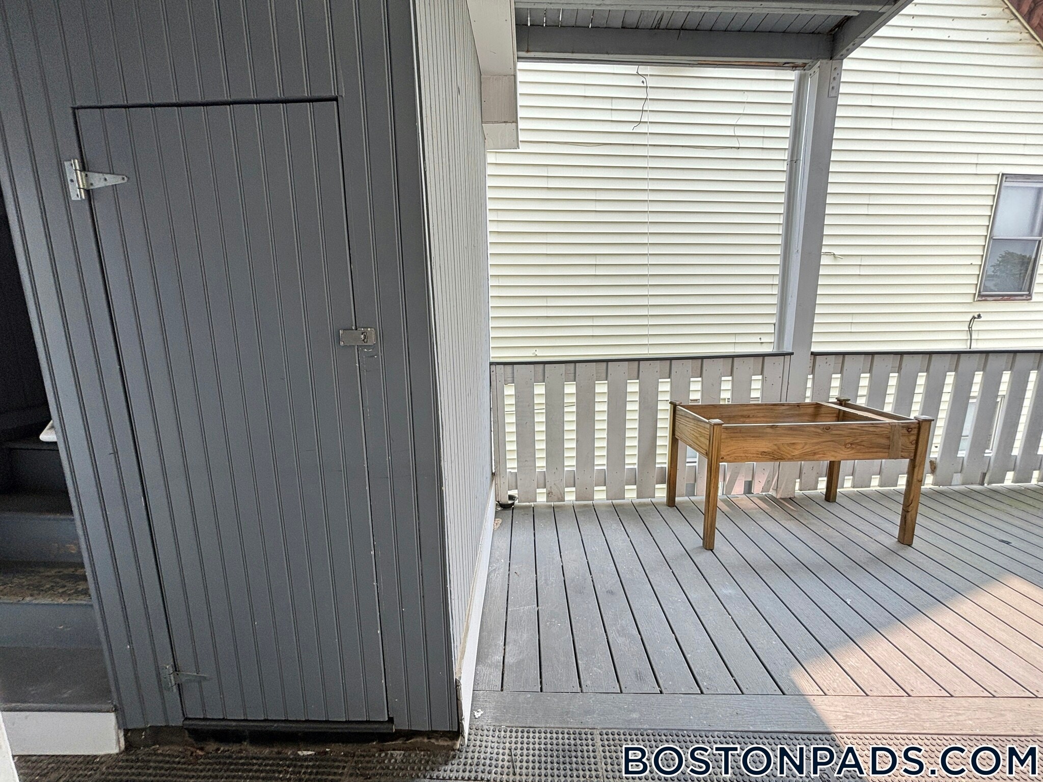 Building Photo - 164 Broadway