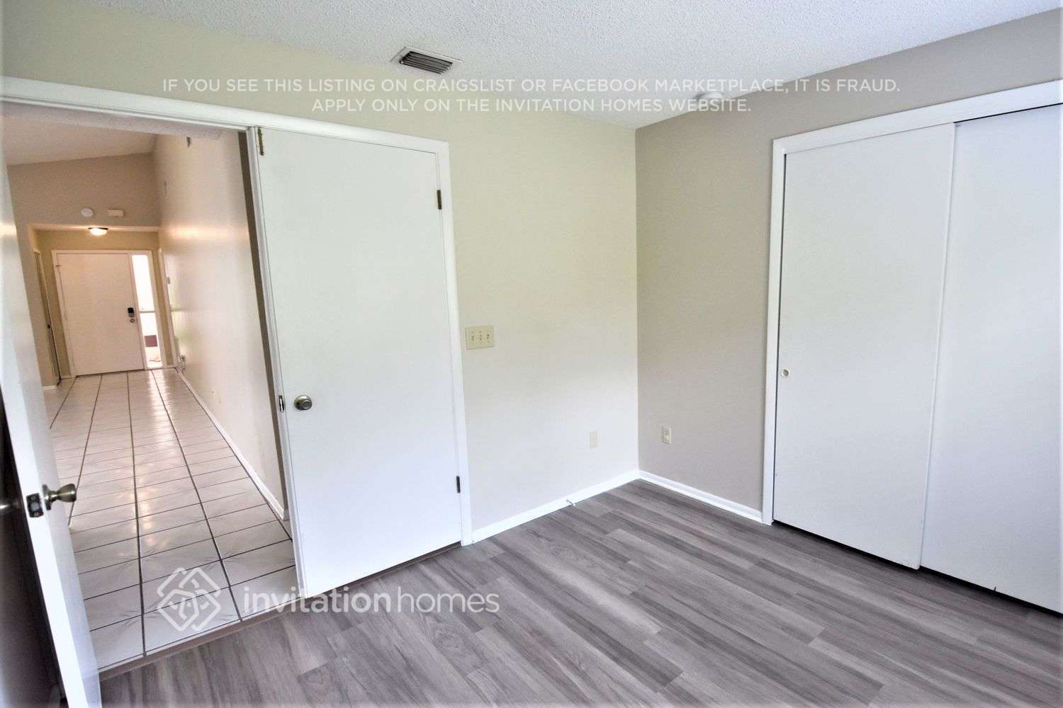 Building Photo - 427 Red Coat Ln