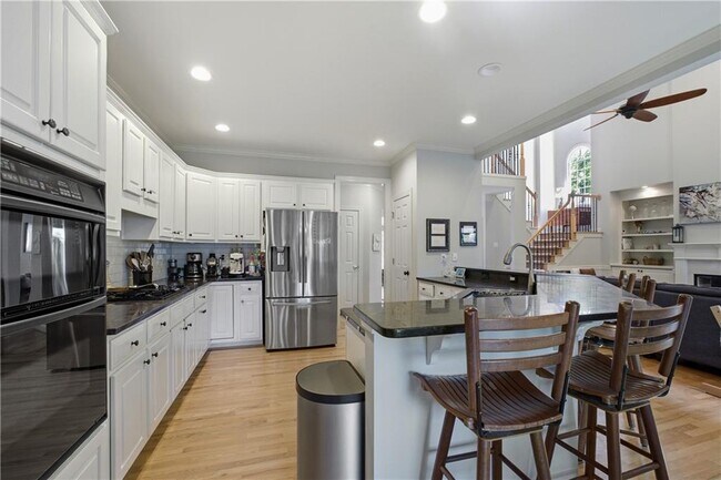 Building Photo - 3308 Fieldwood Dr SE