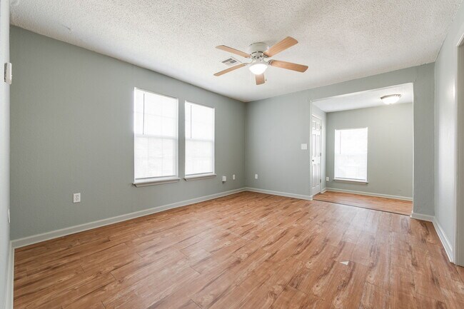 Building Photo - 3332 NW 28th St