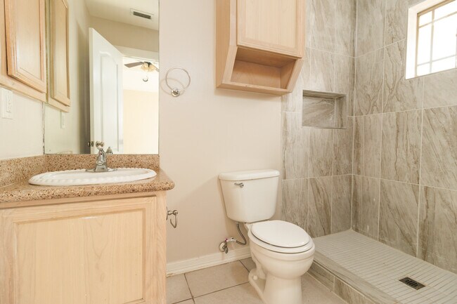 Building Photo - 3612 Zelma St