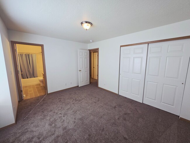 Building Photo - 5042 W Lemonwood Ln