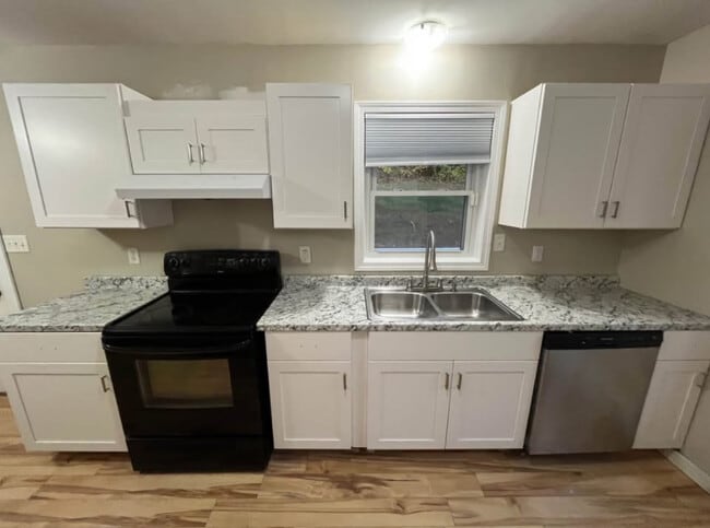 Building Photo - 240 Prospect St