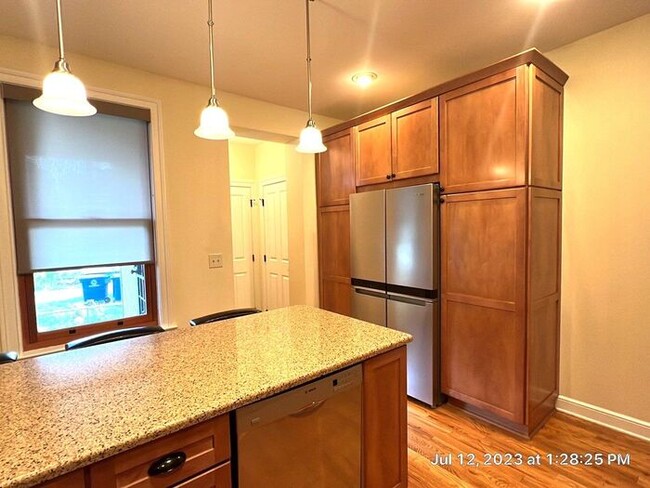 Building Photo - Harrison West Adorable 2 Bedroom updated C...