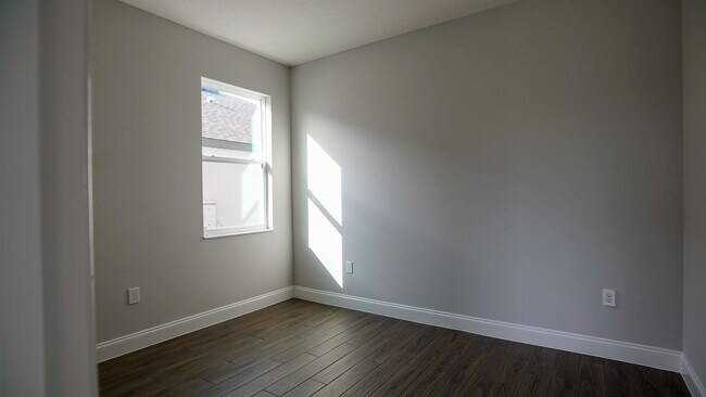 Building Photo - 12182 Eastmoor Dr