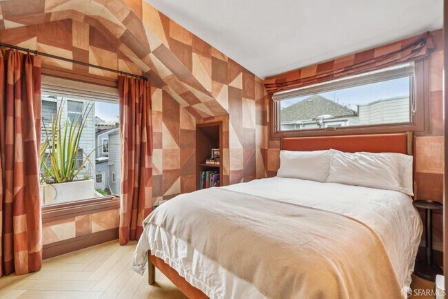 Building Photo - 7 Seymour St