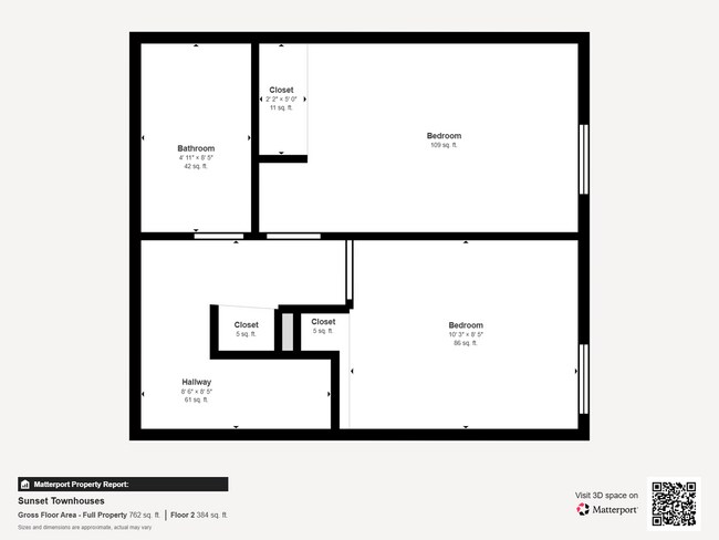 Building Photo - Elyria - updated 2 bedroom/1 bath townhouse.