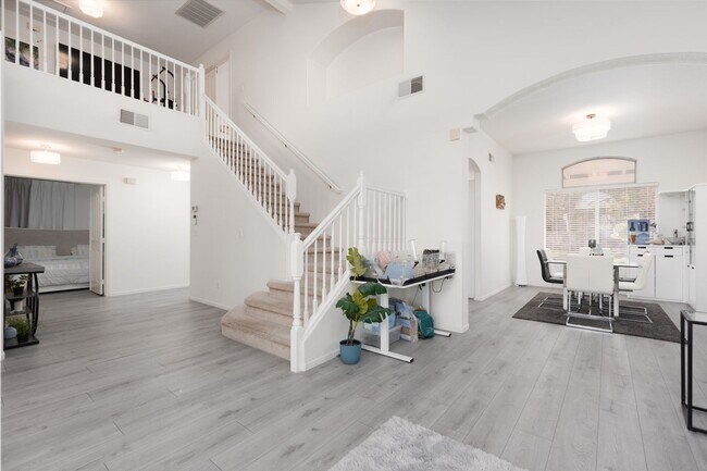 Building Photo - Good sized Summerlin home with large backyard