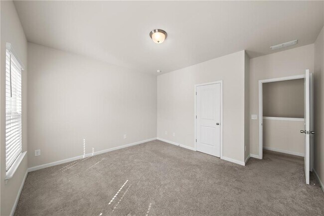 Building Photo - 5337 Burrus Ln