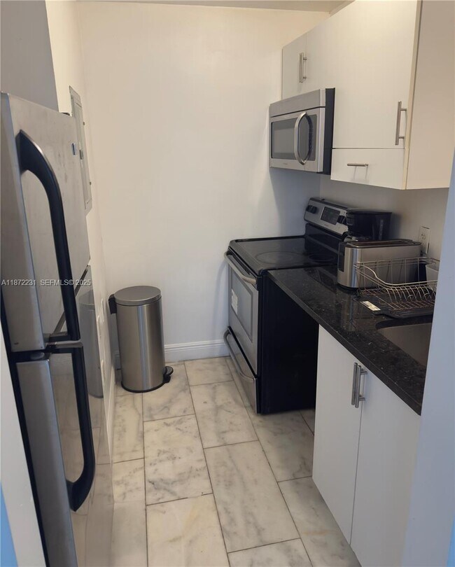 Building Photo - 922 Jefferson Ave