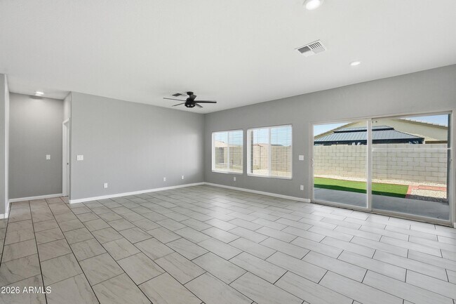 Building Photo - 1692 W Aztec Dr