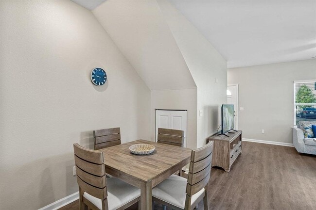 Building Photo - Modern 3/3 Condos with Private Baths & Lux...