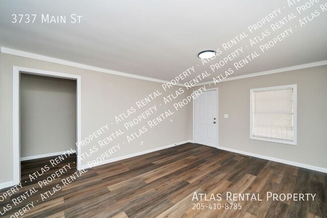 Building Photo - 3737 Main St