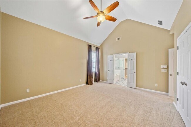 Building Photo - 726 Gardenside Cir SE
