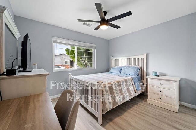 Building Photo - 2039 Waterbury Dr