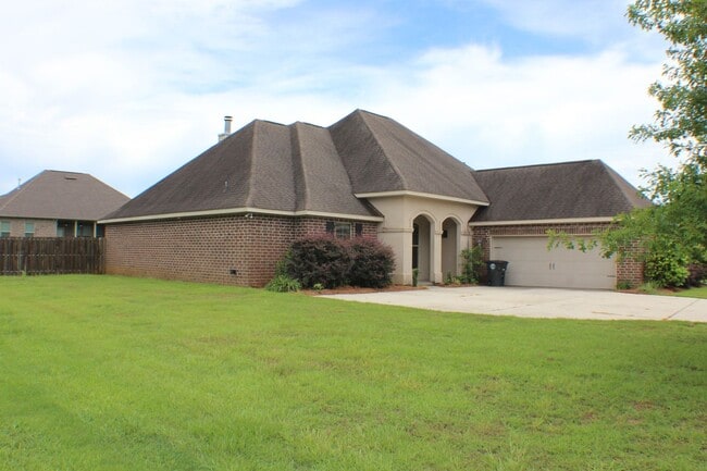 Building Photo - 4/3 IN FAIRHOPE'S NATURES TRAIL