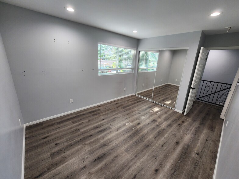 Building Photo - 13933 Cantlay St