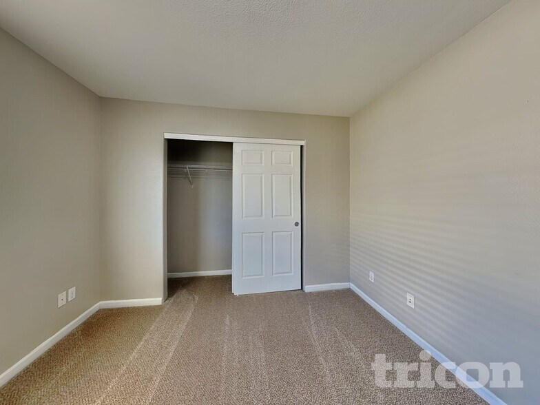 Building Photo - 24881 E Euclid Pl