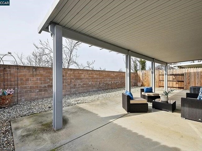 Building Photo - 206 Oxburough Dr
