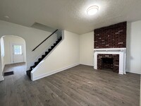 Building Photo - Beautiful 2BR house with fenced in yard!