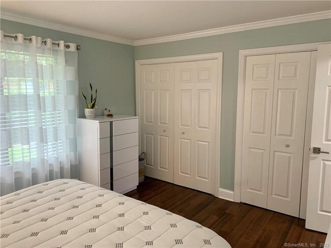 Building Photo - 3 Oakwood Dr