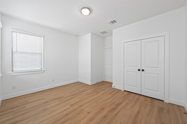 Building Photo - 7802 Longhorn Ballroom Dr