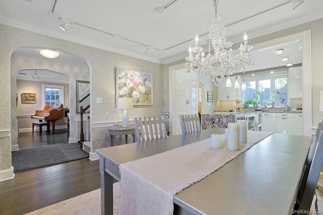 Building Photo - 9 Prall Pl