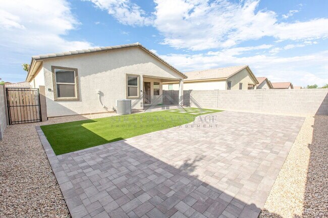 Building Photo - 15427 W Windward Ave