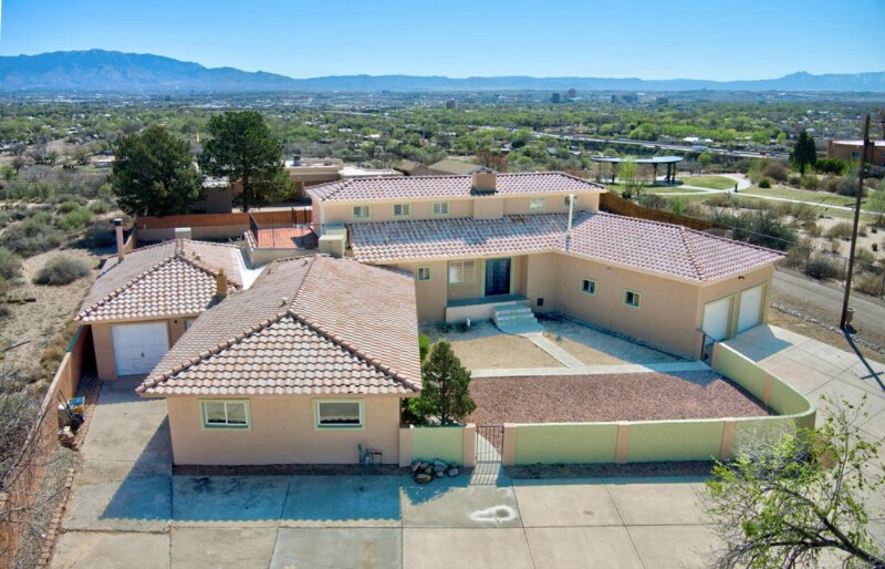 Building Photo - 2424 Vista Grande Dr NW