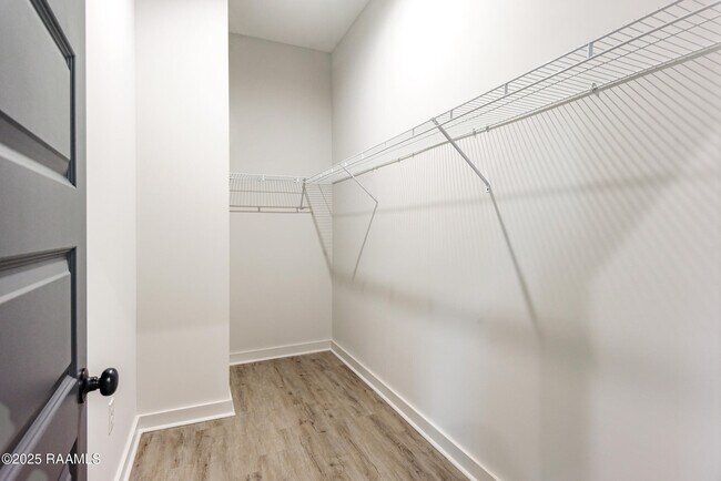 Building Photo - 136 Banister Ct