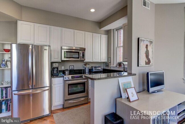 Building Photo - 1201 Q St NW