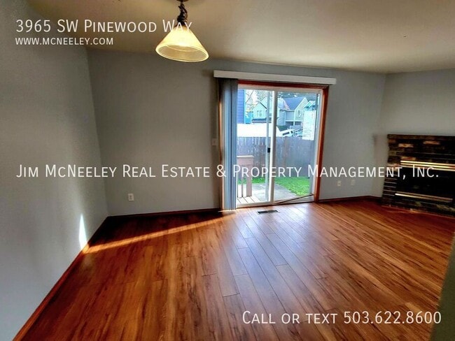 Building Photo - 3965 SW Pinewood Way