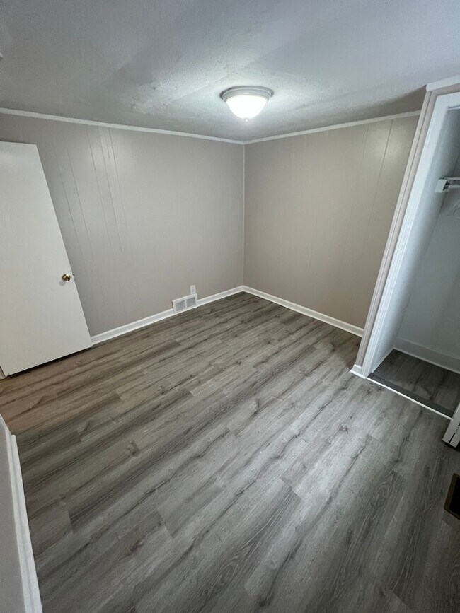 Building Photo - 26451 Lorenz St