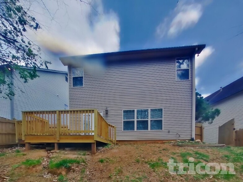 Building Photo - 111 Bethany Manor Dr