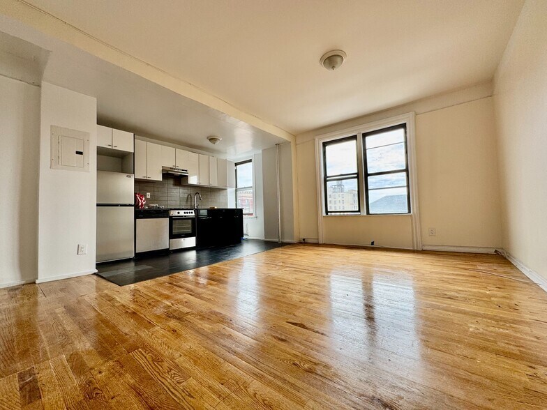 Primary Photo - 500 W 140th St