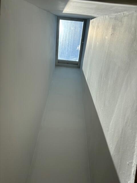 Building Photo - 1860 W Liberty St