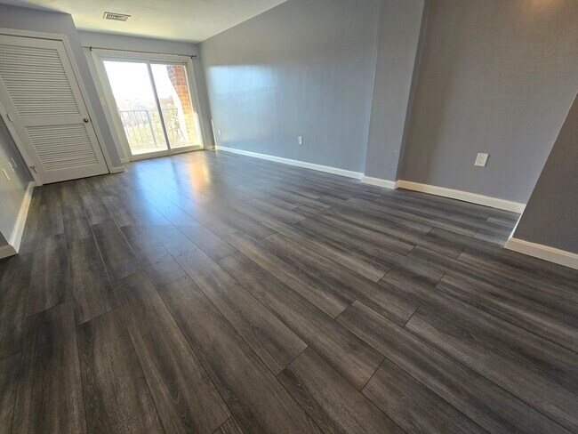 Building Photo - 230 Willard St