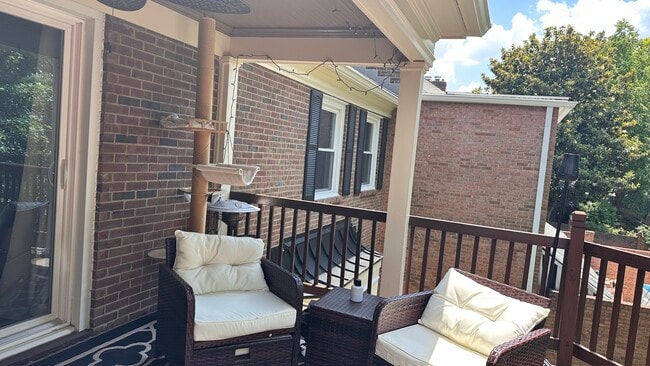 Building Photo - 6718 Deep Creek Dr