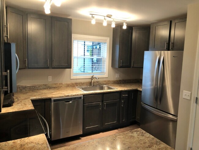 Building Photo - 1355 Charleston Ave