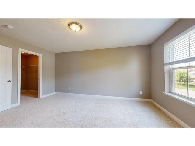 Building Photo - 5585 Orchard Cove