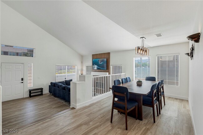 Building Photo - 9156 Sapphire Point Ave