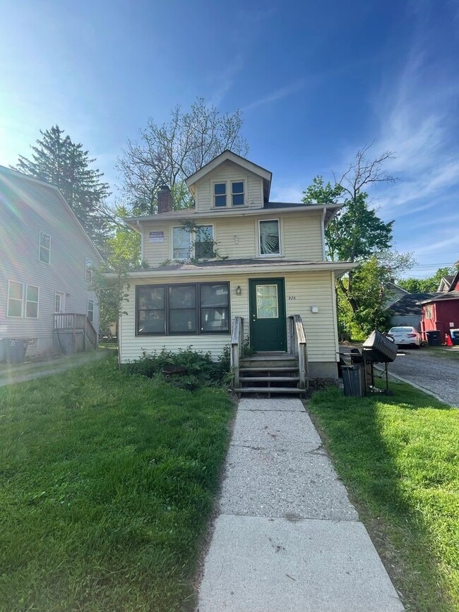 Primary Photo - 926 Sylvan Ave