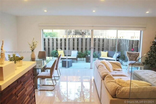 Building Photo - 8243 NW 8th Ct