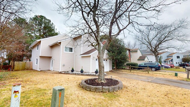 Building Photo - 5472 Chatham Lake Dr